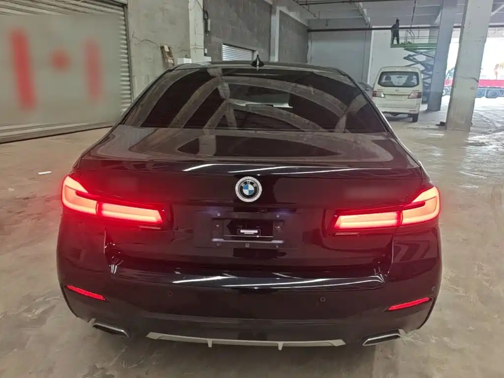 BMW 5 Series New Energy — миниатюра 6
