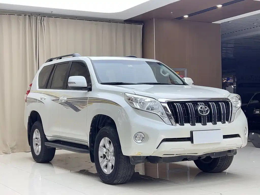 Toyota Land Cruiser Prado 2016 2.7L AT Standard