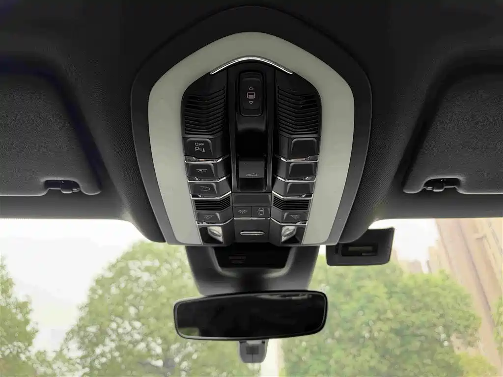 Porsche Macan — миниатюра 25