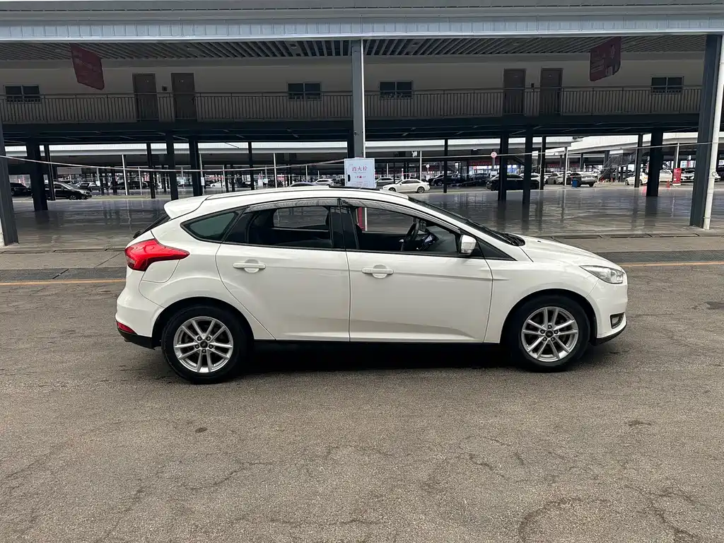 Ford Focus — миниатюра 4