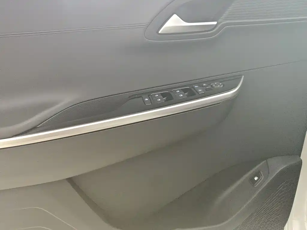 Hyundai Custo — миниатюра 6