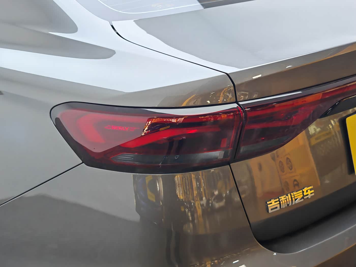 Geely Emgrand 1.5 л 2022 г. Чёрный, пробег 22000 км