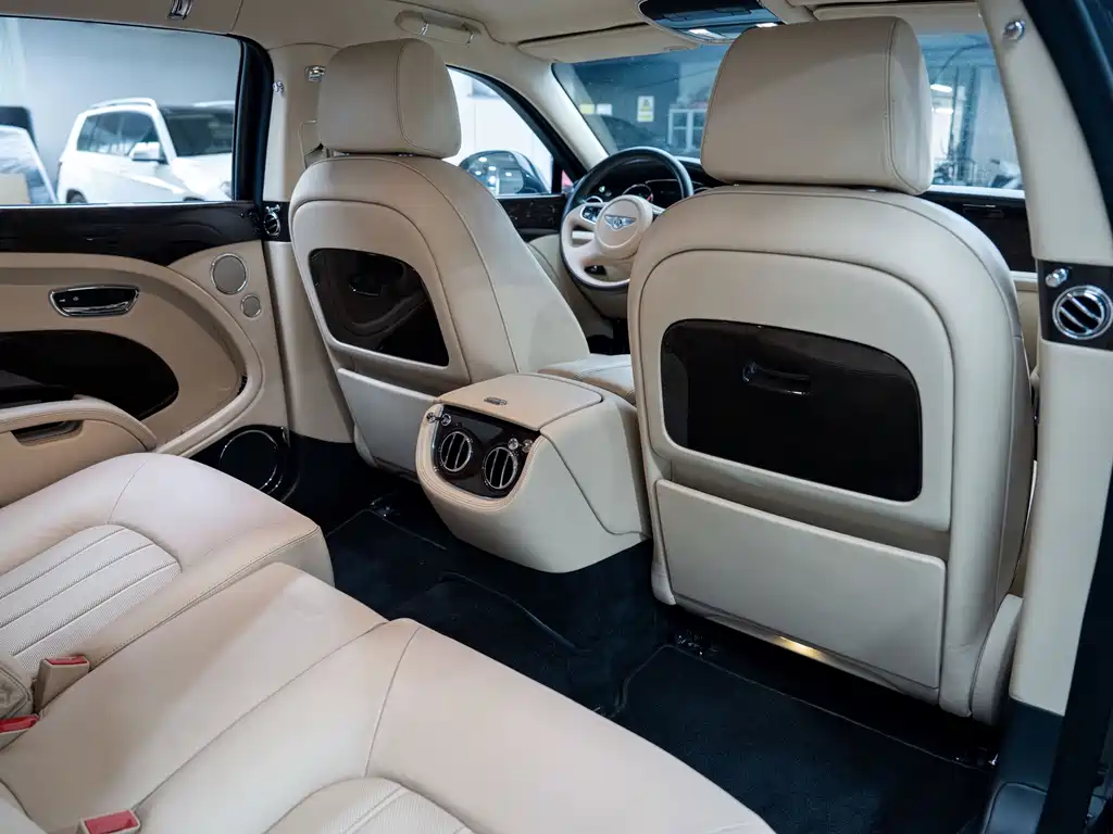 Bentley Mulsanne — миниатюра 32