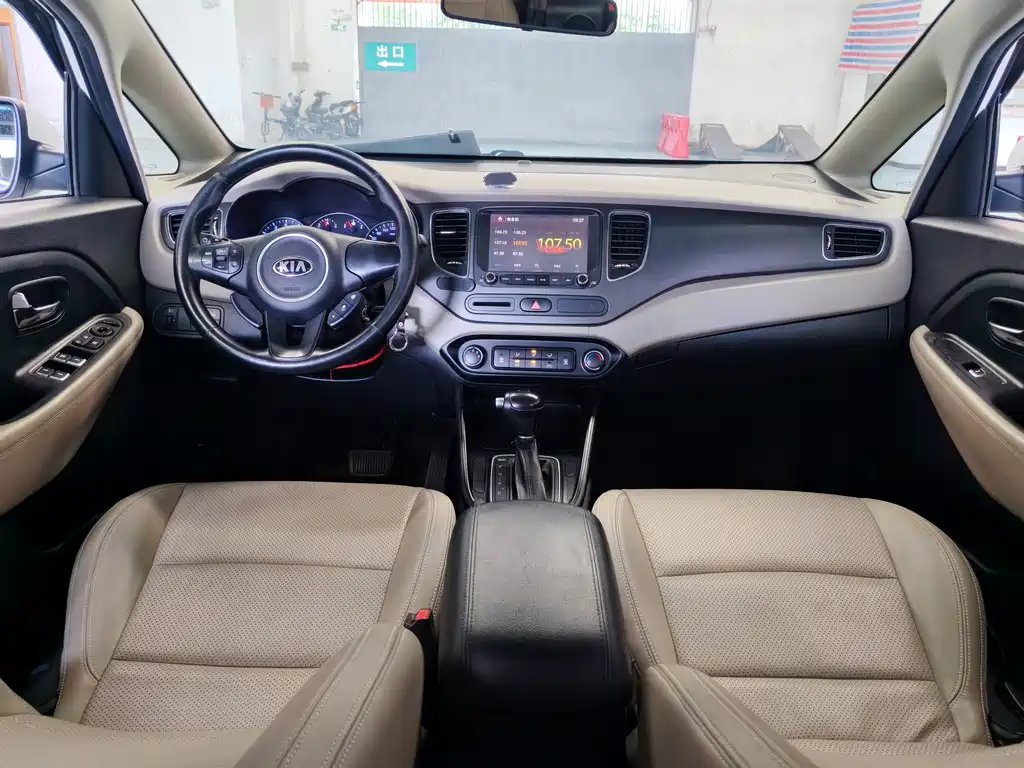 Kia Carens — миниатюра 6