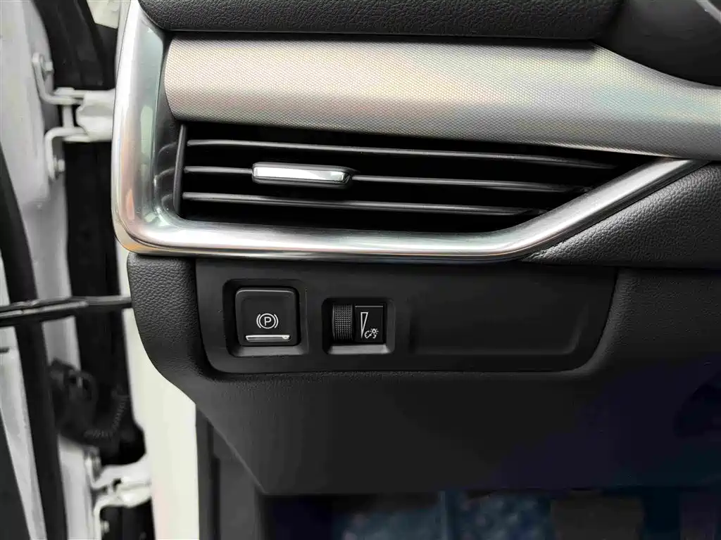 Cadillac XT4 — миниатюра 28