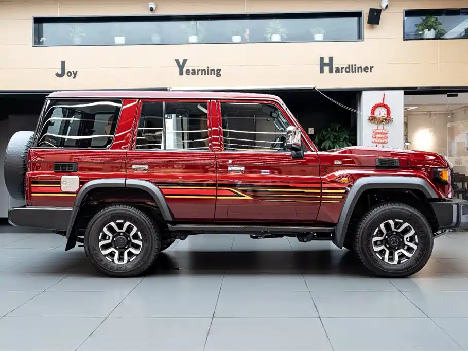 Toyota Land Cruiser LC76 2025 4.0L AT