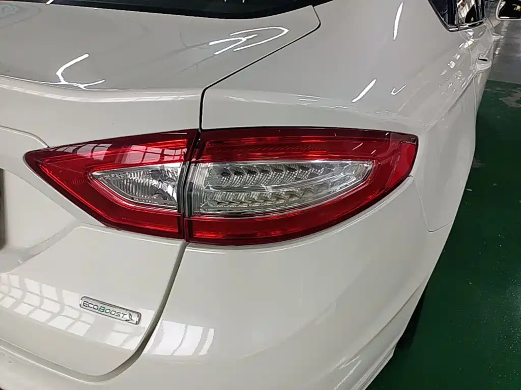Ford Mondeo — миниатюра 8