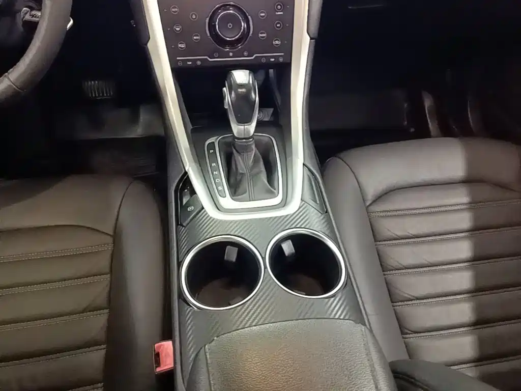 Ford Mondeo — миниатюра 14