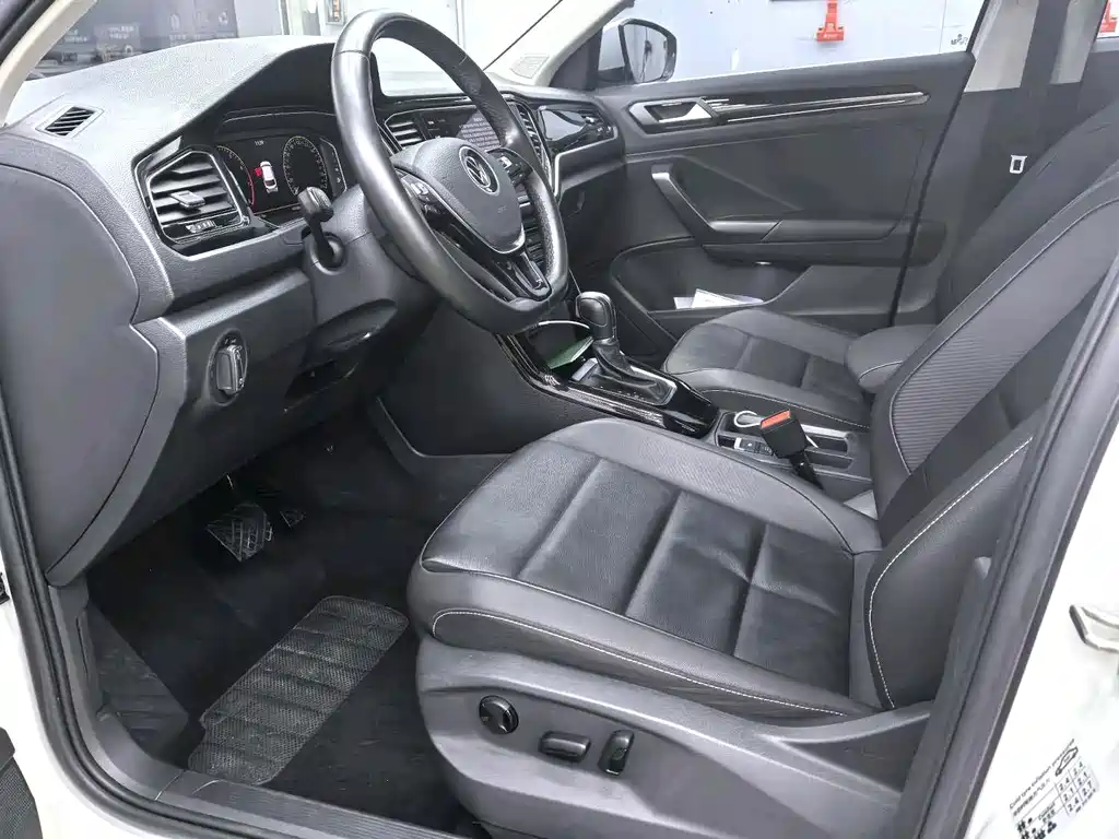 VOLKSWAGEN T ROC EXPLORING SONGS