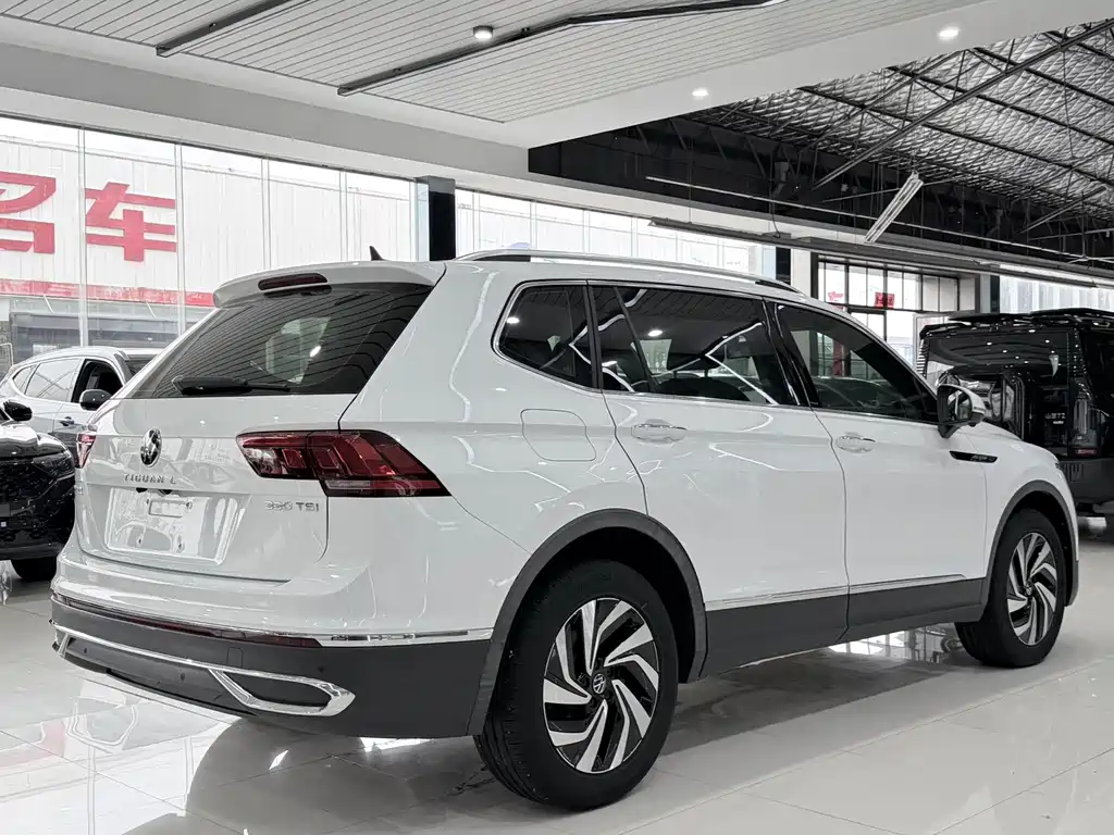 Volkswagen Tiguan L — миниатюра 15