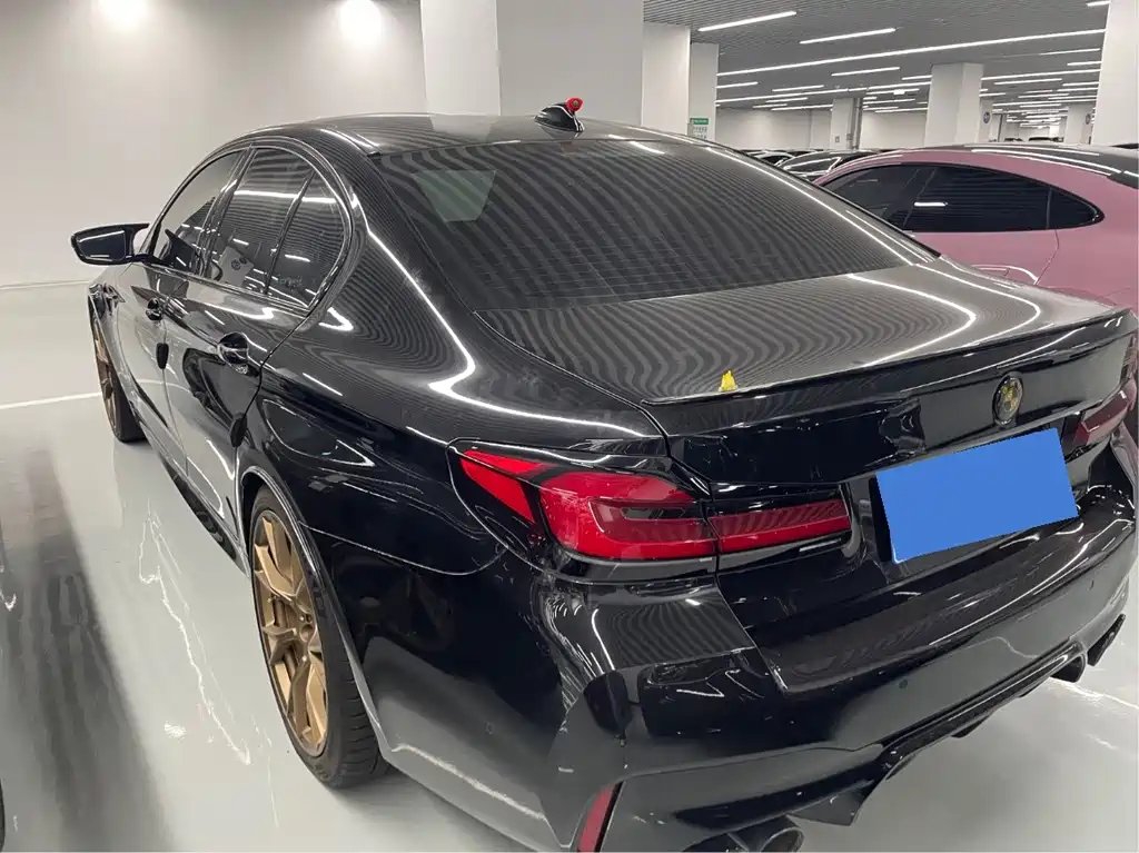 BMW M5 — миниатюра 13