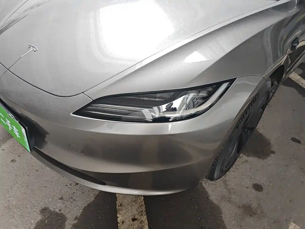 Tesla Model 3 — миниатюра 24