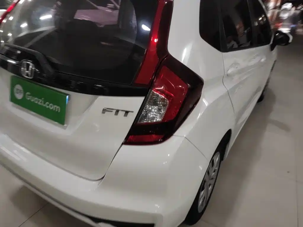 Honda Fit — миниатюра 8