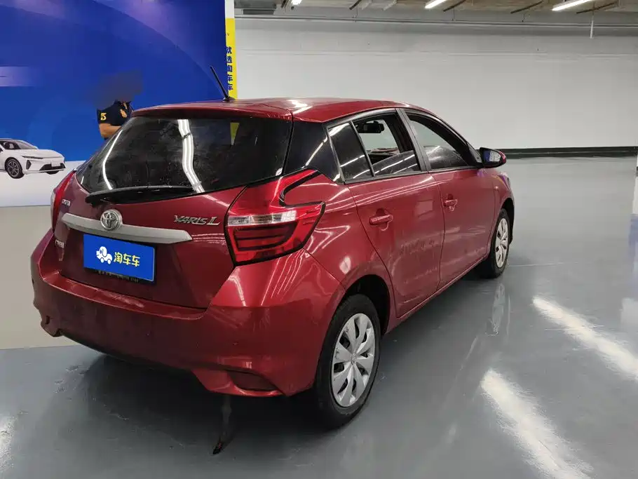 Toyota Yaris L — миниатюра 3