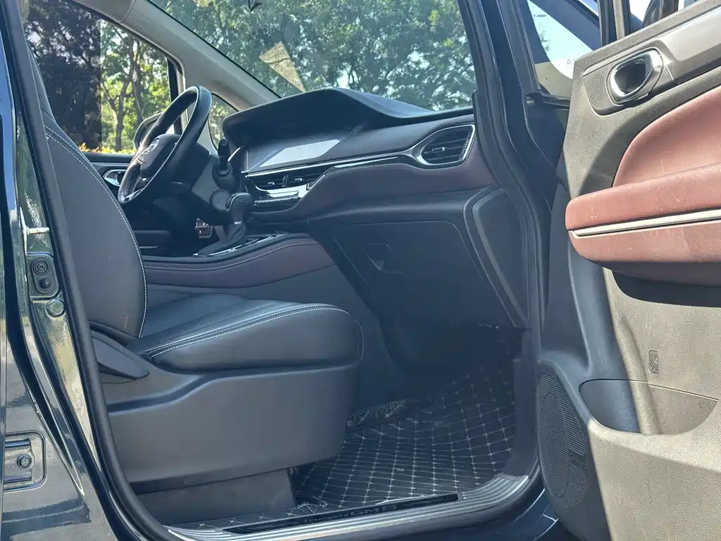 GAC Motor Trumpchi M6 — миниатюра 16