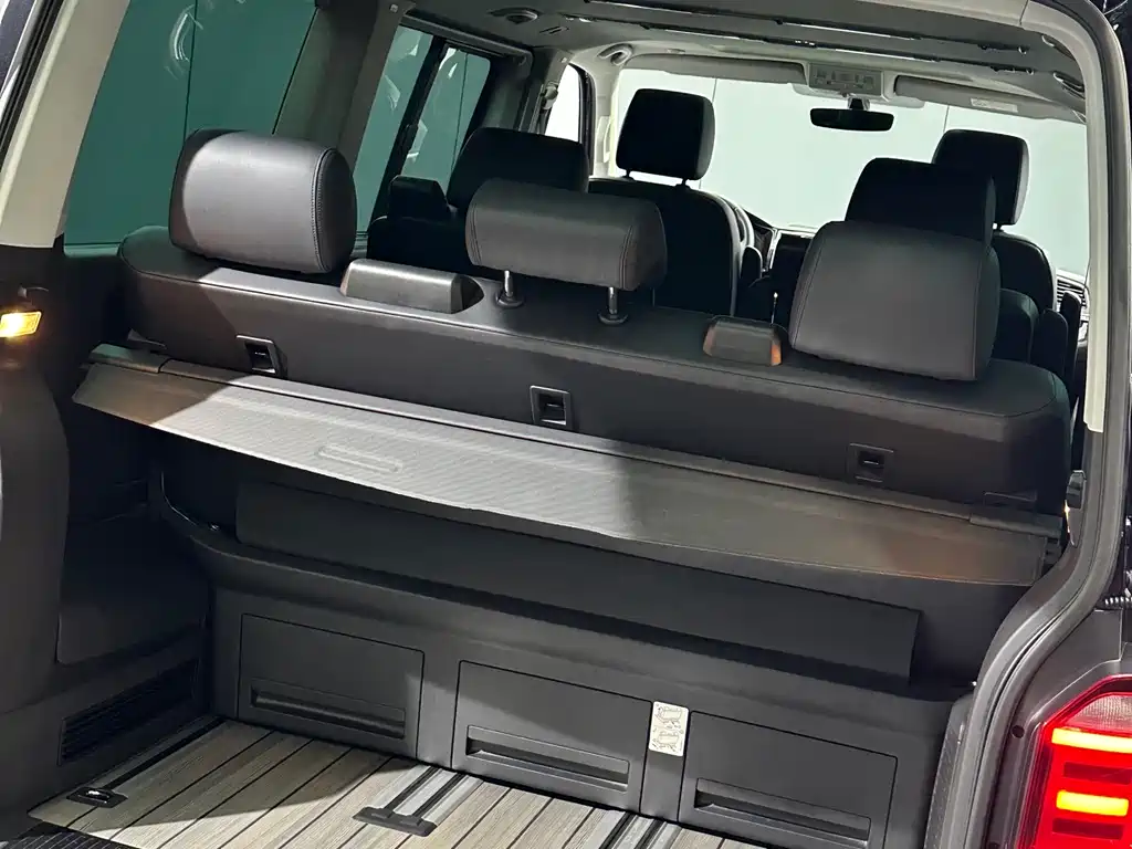 Volkswagen Multivan — миниатюра 27
