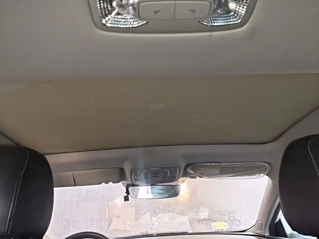 Roewe i6 MAX New Energy — миниатюра 18
