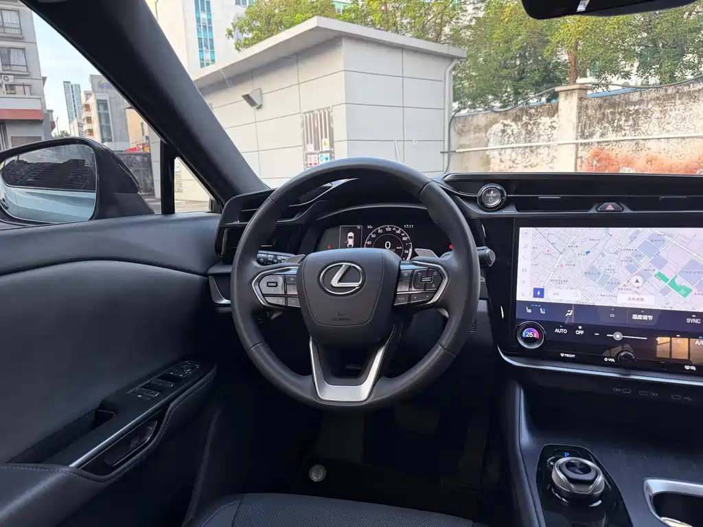 Lexus RZ — миниатюра 7