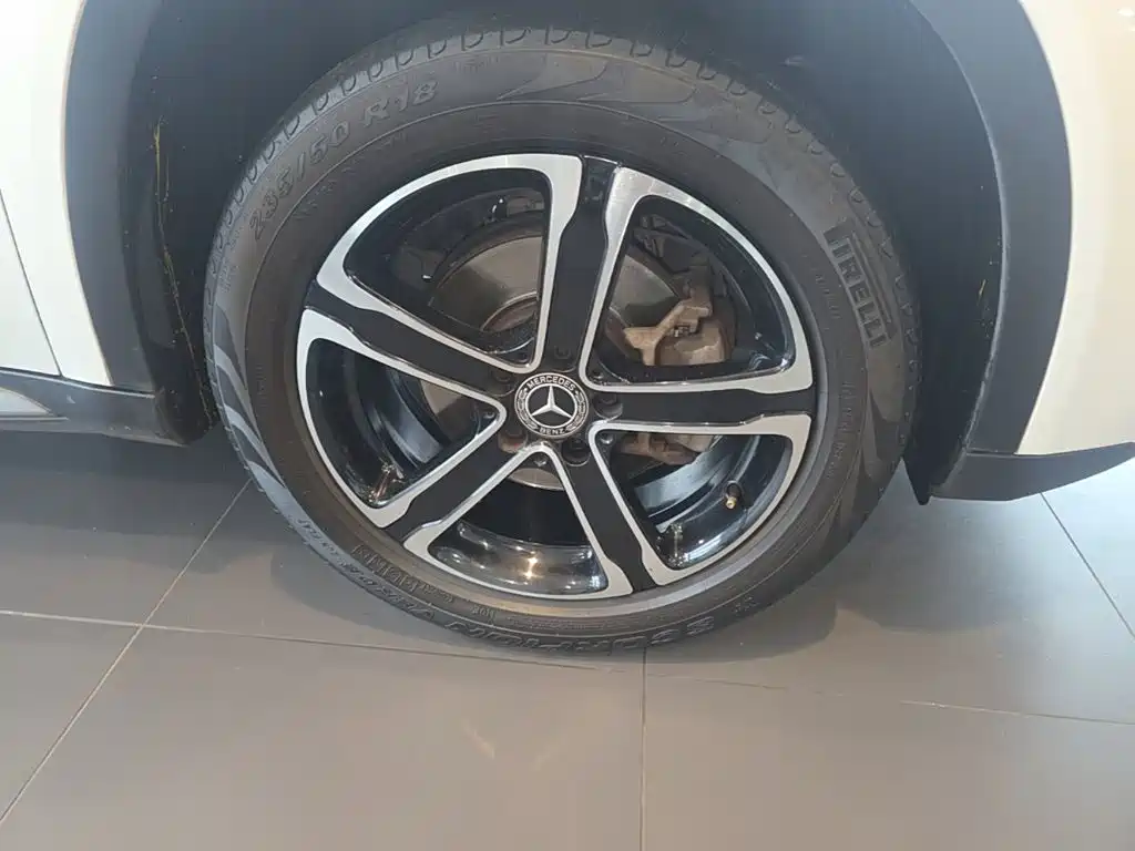 Mercedes-Benz GLA — миниатюра 12