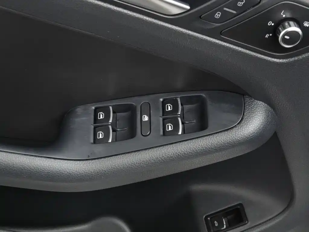 Volkswagen Sagitar — миниатюра 9