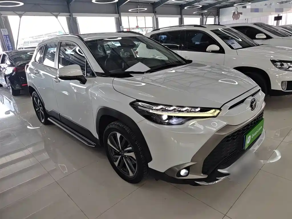 Toyota Frontlander 2022 2.0L CVT Luxury PLUS