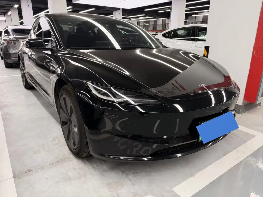 Tesla Model 3 — миниатюра 3