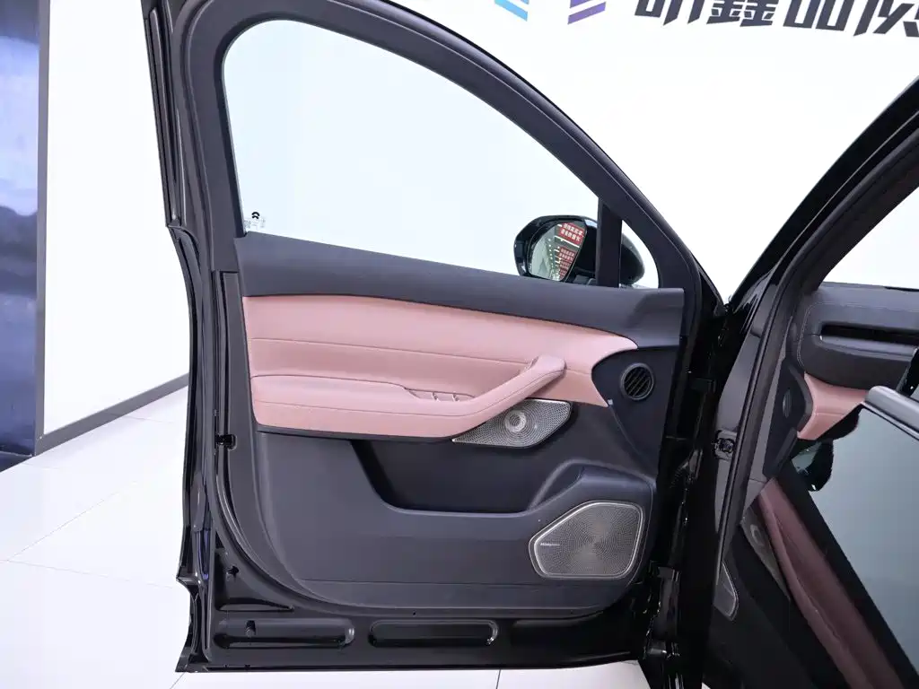 NIO EC6 — миниатюра 18