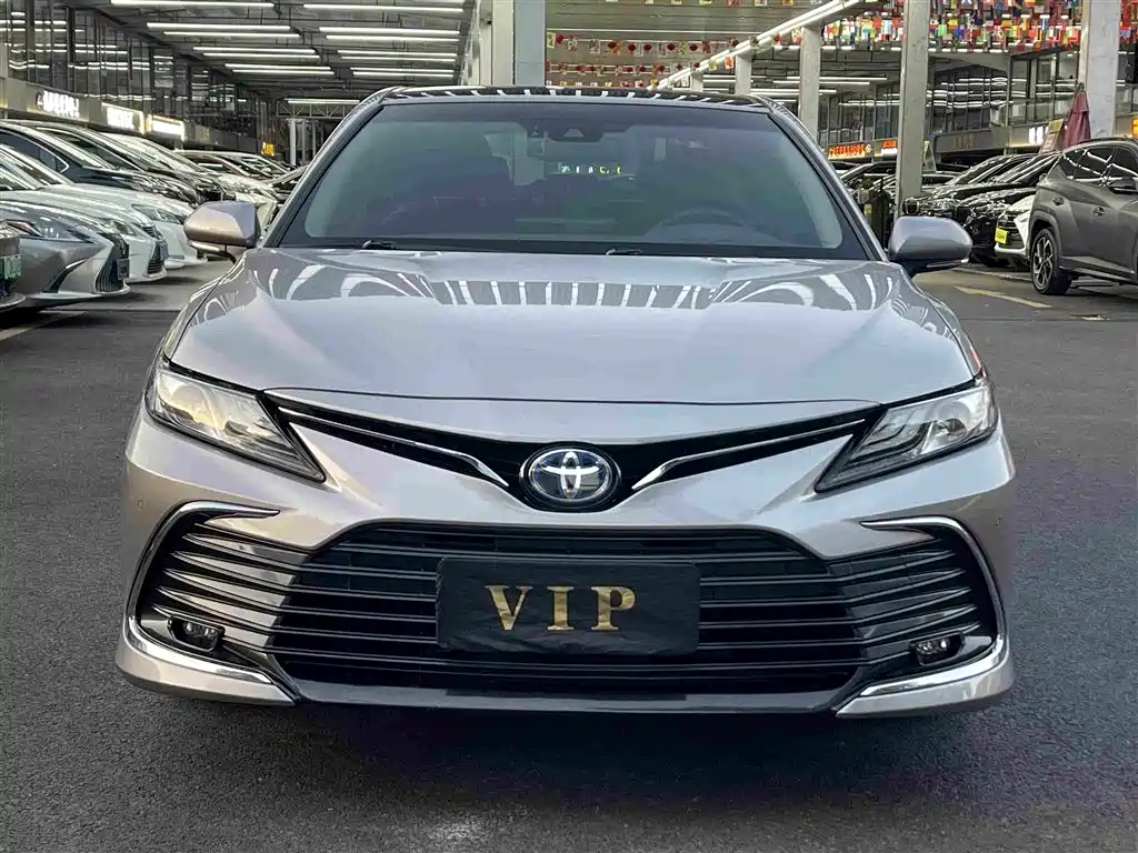 Toyota Camry — миниатюра 2
