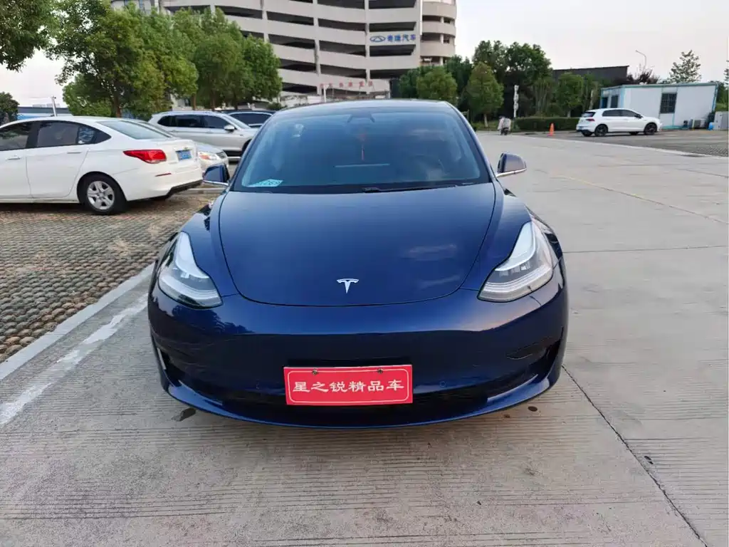 Tesla Model 3 — миниатюра 2