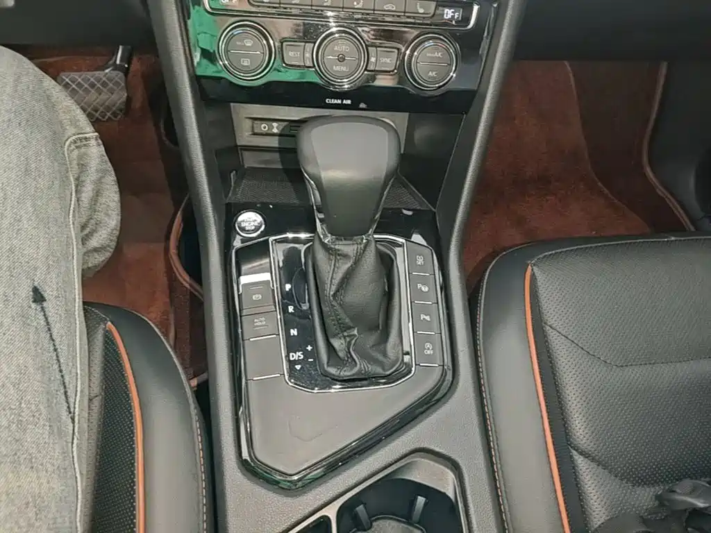 Volkswagen Tiguan L — миниатюра 14