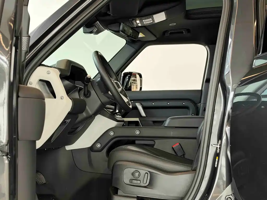 Land Rover Defender — миниатюра 8