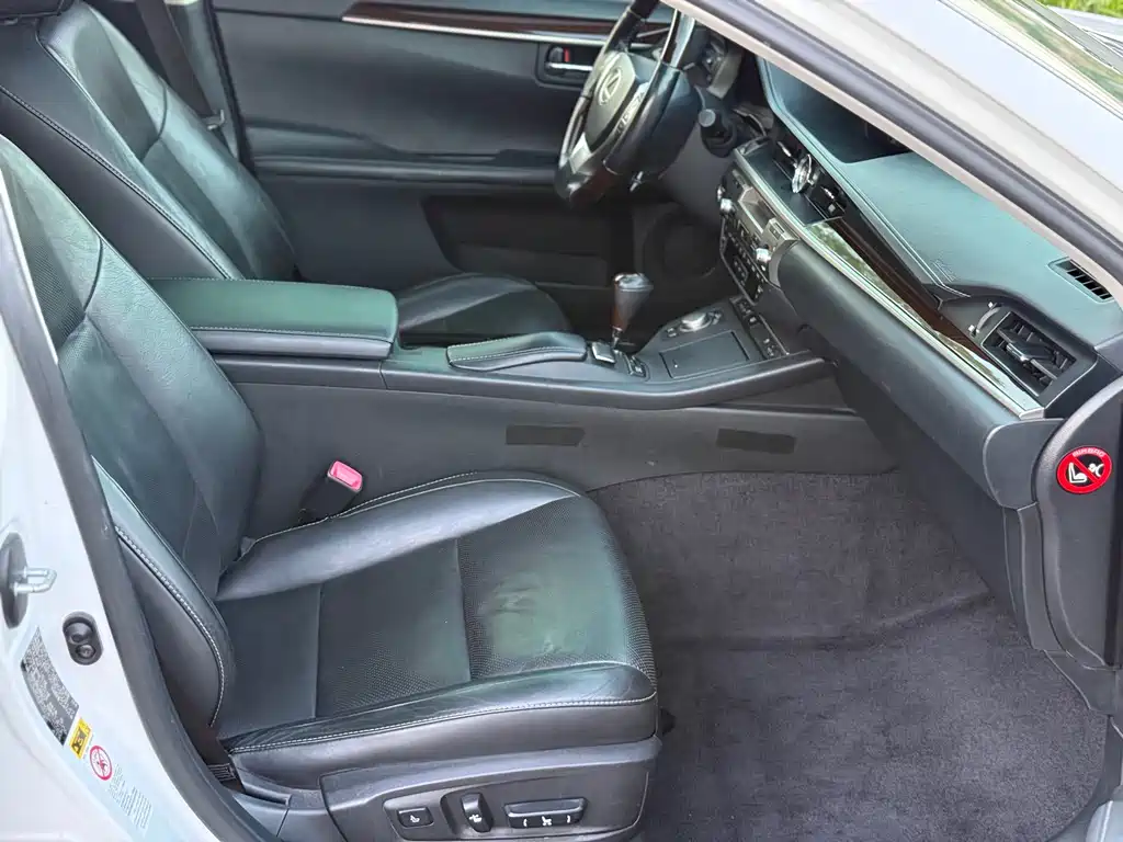 Lexus ES — миниатюра 14
