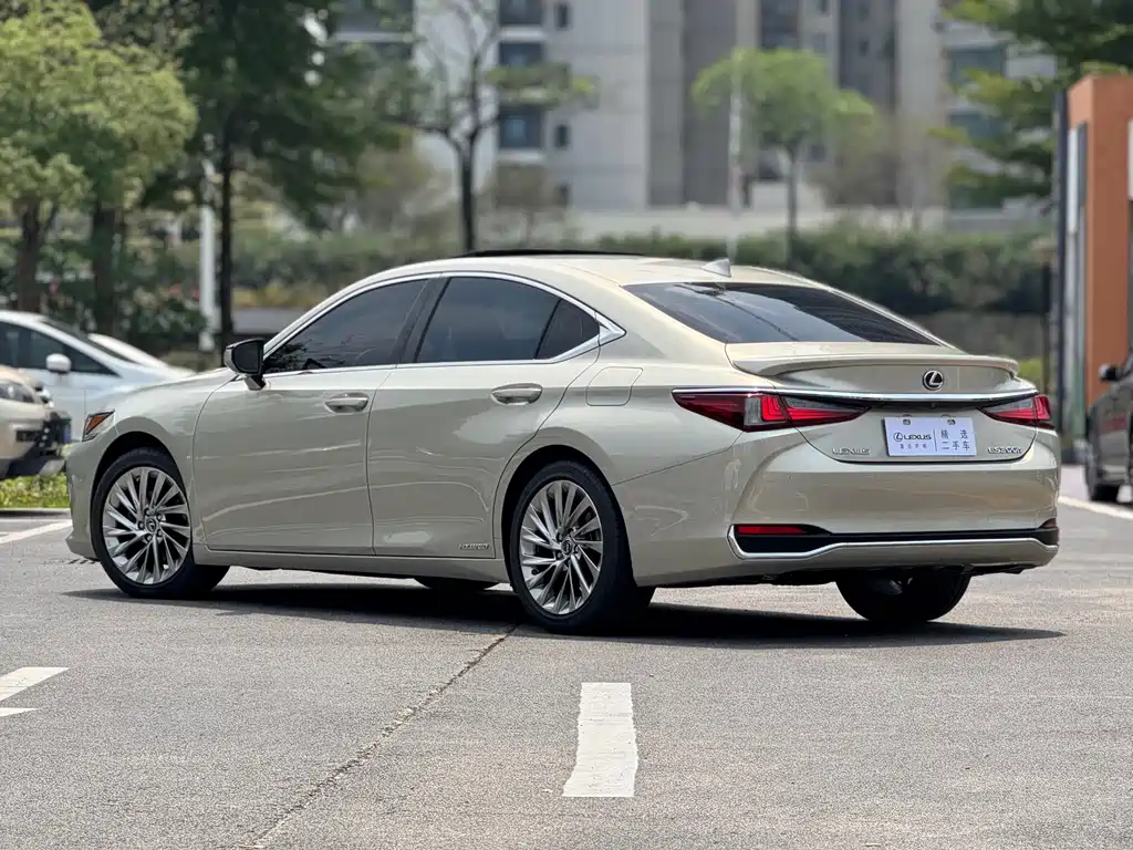 Lexus ES 2018 300h Executive V