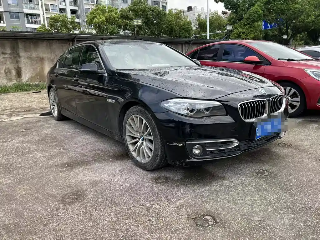 BMW 5 Series — миниатюра 3