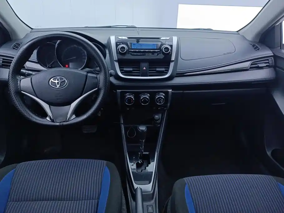 Toyota Yaris L — миниатюра 12