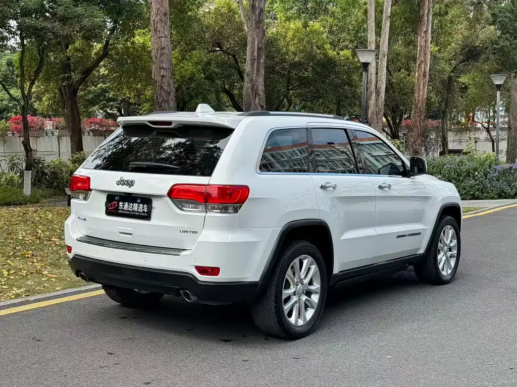 JEEP GRAND CHEROKEE