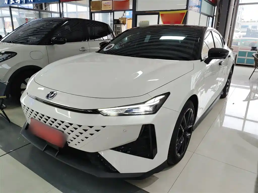 Changan UNI-V 2024