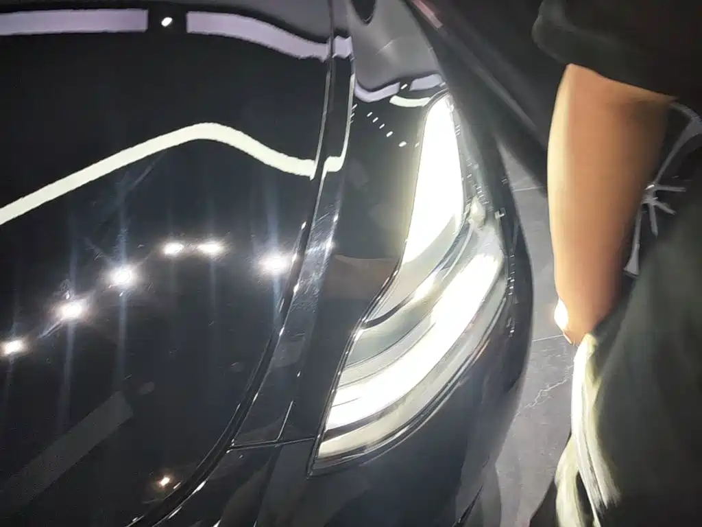 Tesla Model Y — миниатюра 24