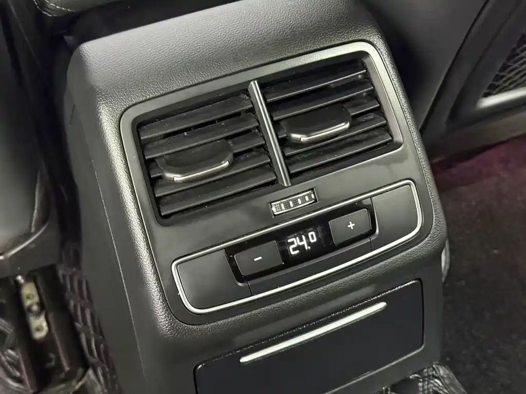 Audi A4L 2022 — фото 14