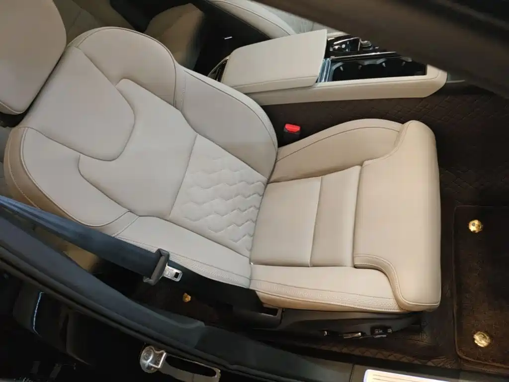 Volvo XC90 — миниатюра 25