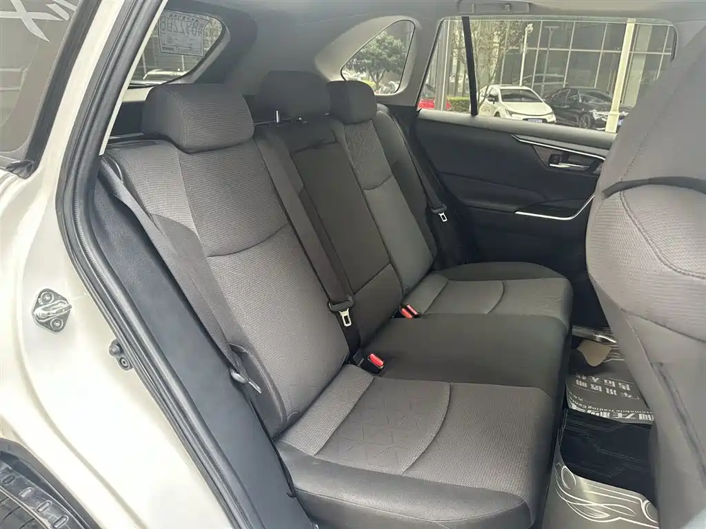Toyota RAV4 2022 2.5L E-CVT Elite