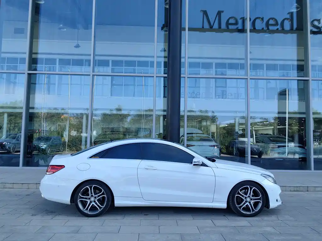Mercedes-Benz E-Class (Import) — миниатюра 3