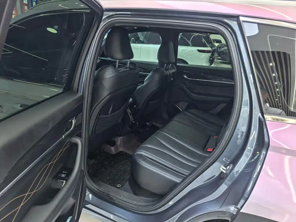 Geely Xingyue L — миниатюра 8