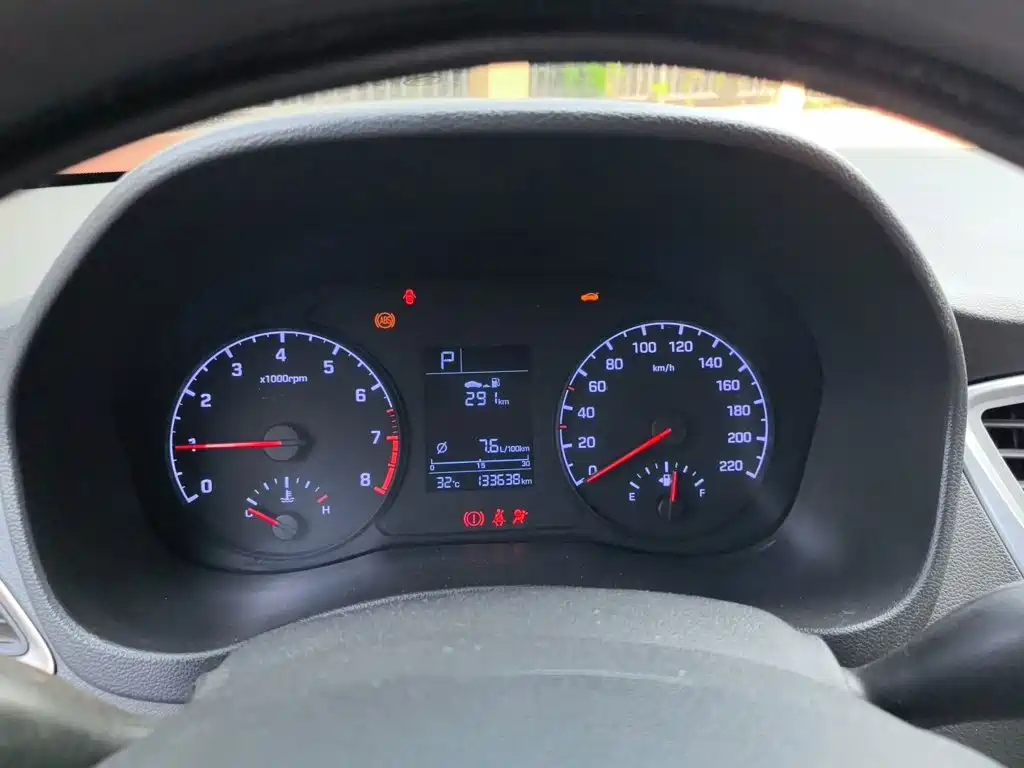 Hyundai Verna — миниатюра 12