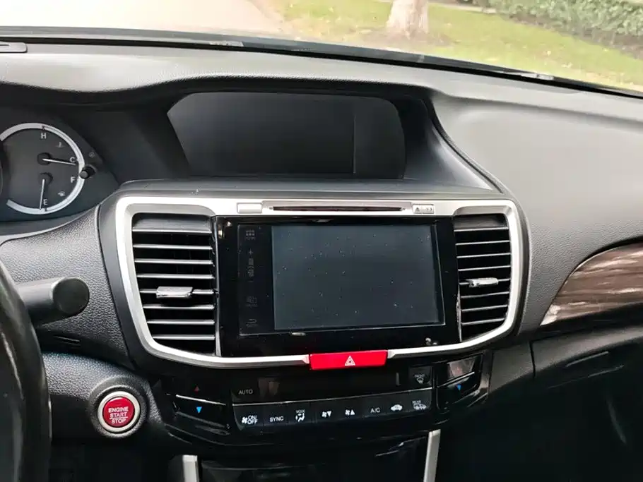 Honda Accord — миниатюра 13