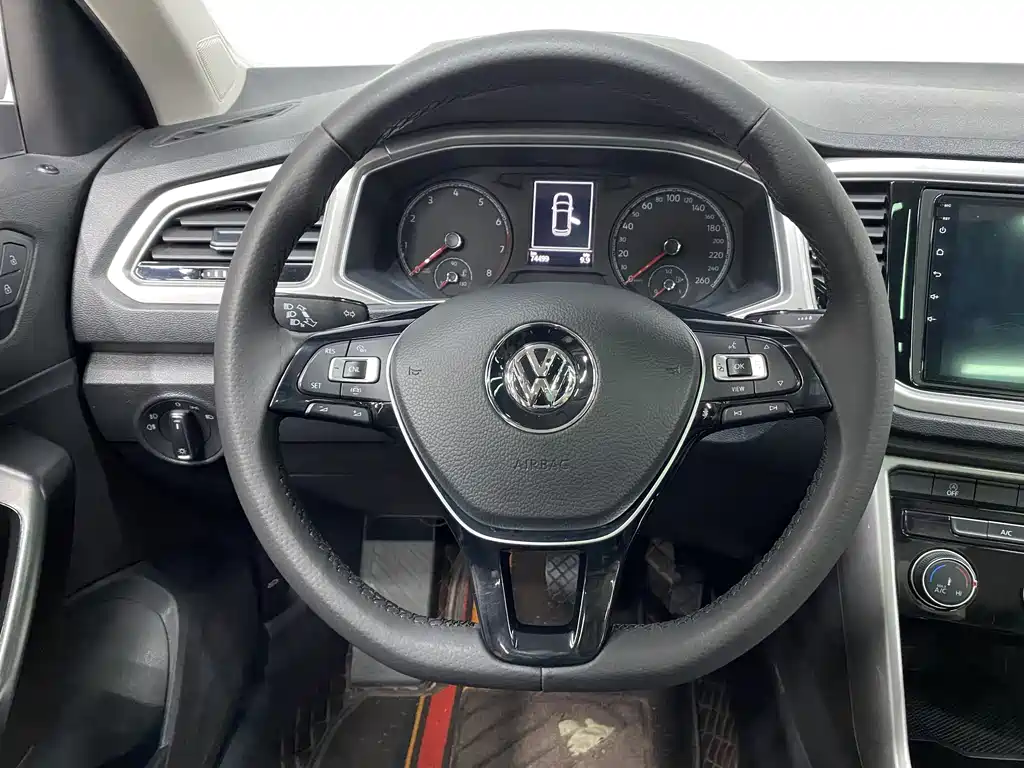 VOLKSWAGEN T ROC EXPLORING SONGS