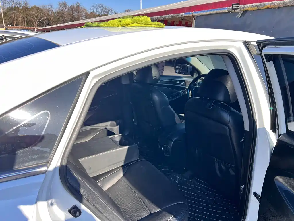 Hyundai Sonata 2.0L Auto Premium Edition, фото 18