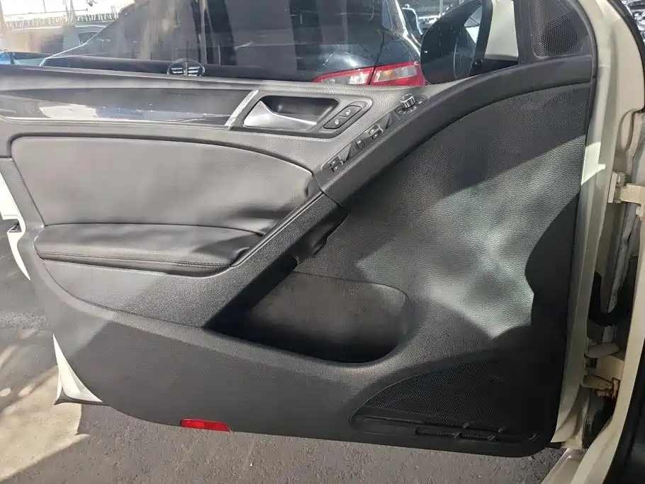 Volkswagen Golf GTI — миниатюра 7