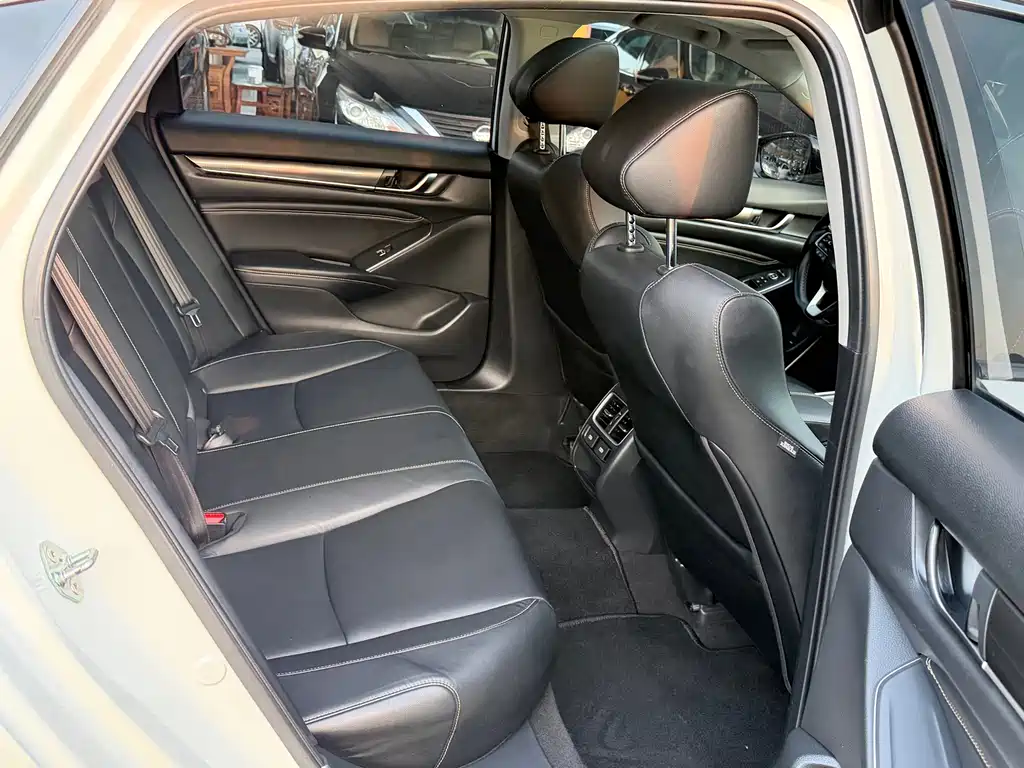 Honda Accord — миниатюра 10