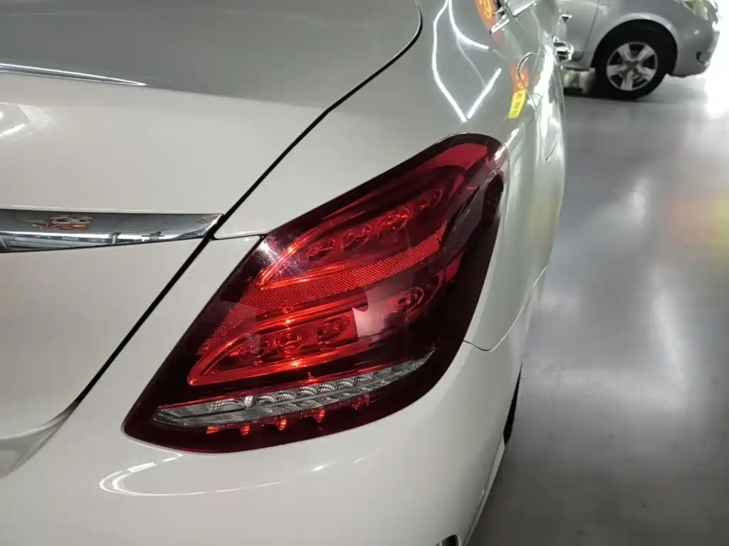 Mercedes-Benz C-Class — миниатюра 8